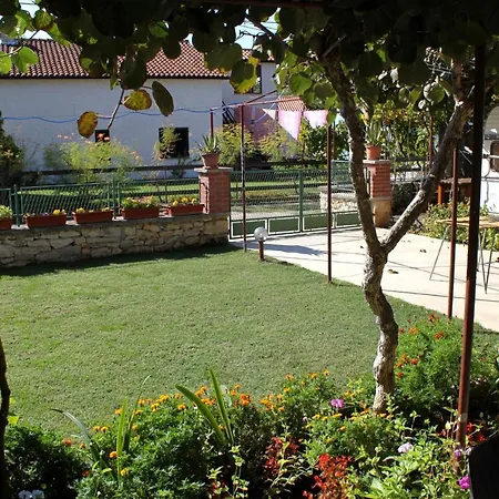 Apartman By The Sea Banjole, - 3002