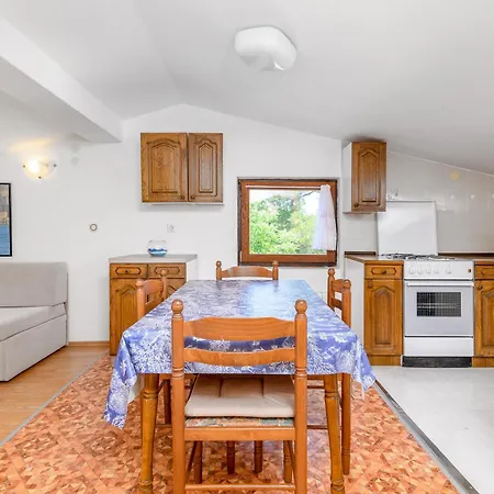 By The Sea Banjole, - 3002 Pola