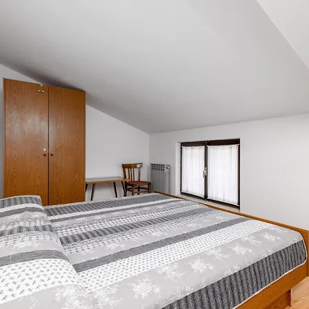 By The Sea Banjole, - 3002 Pola