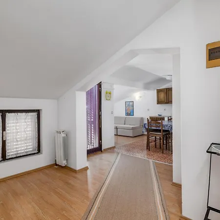 By The Sea Banjole, - 3002 *