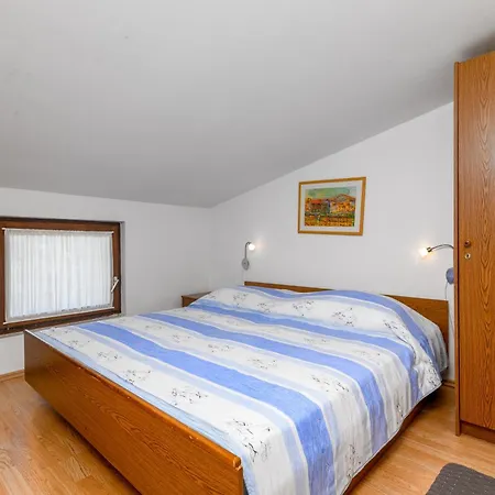 By The Sea Banjole, - 3002