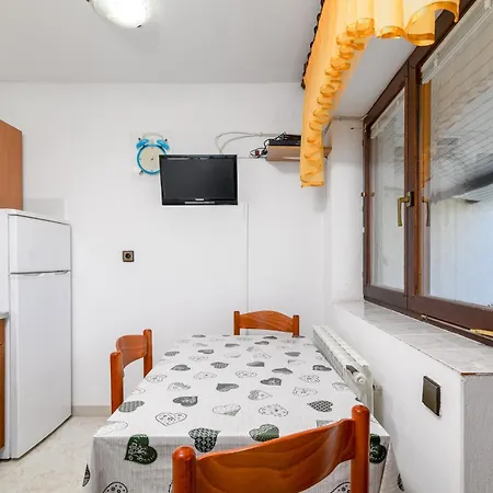 By The Sea Banjole, - 3002 *