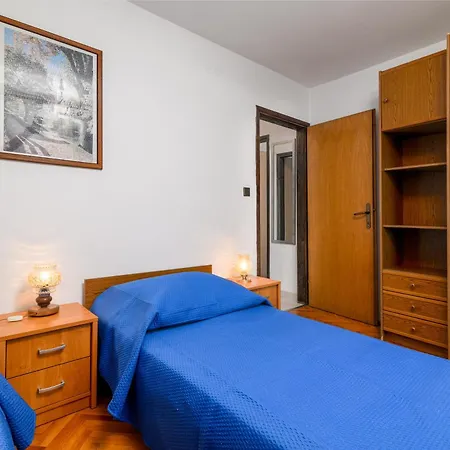 By The Sea Banjole, - 3002 Pola