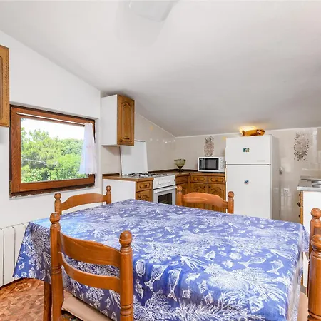 By The Sea Banjole, - 3002 *