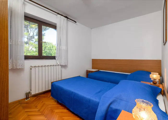 By The Sea Banjole, - 3002